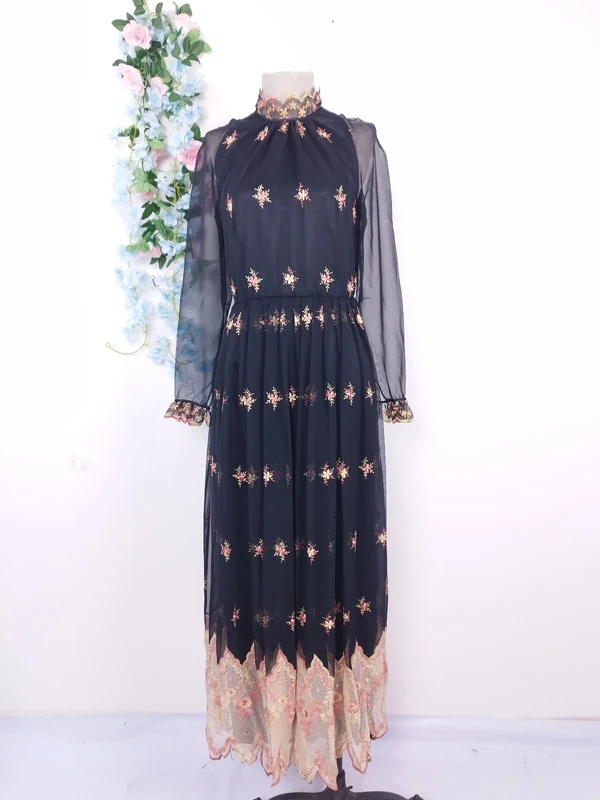 Black embroidered maxi dress — Vintage 80s 90s high neck gala