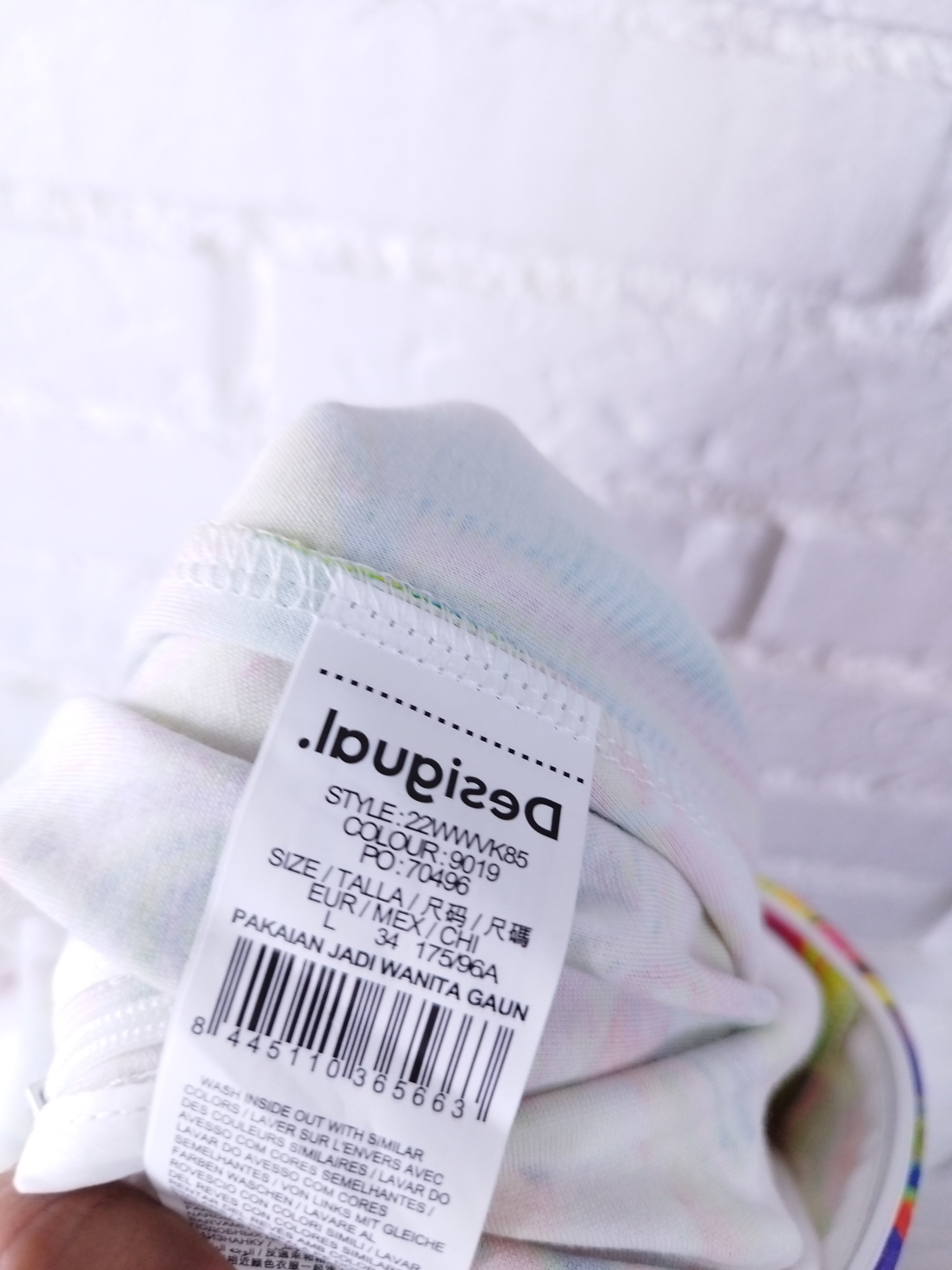 Vestido DESIGUAL Estampado manga larga