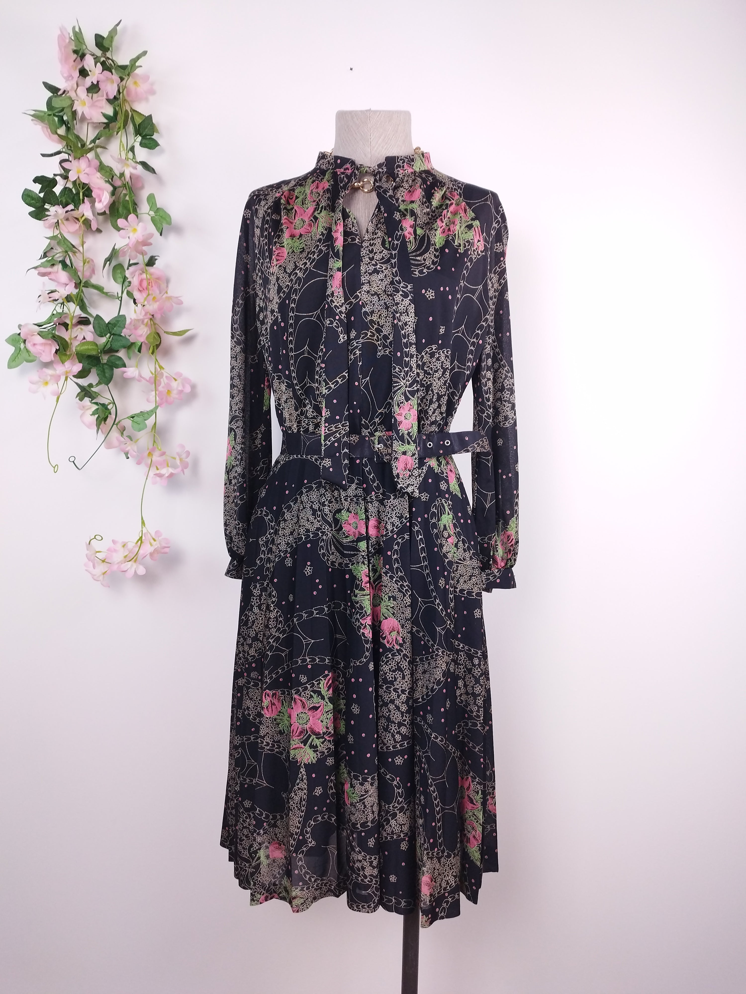 Vintage 80s Dress — Long Sleeves, V-Neck, Neck Tie & Matching Belt