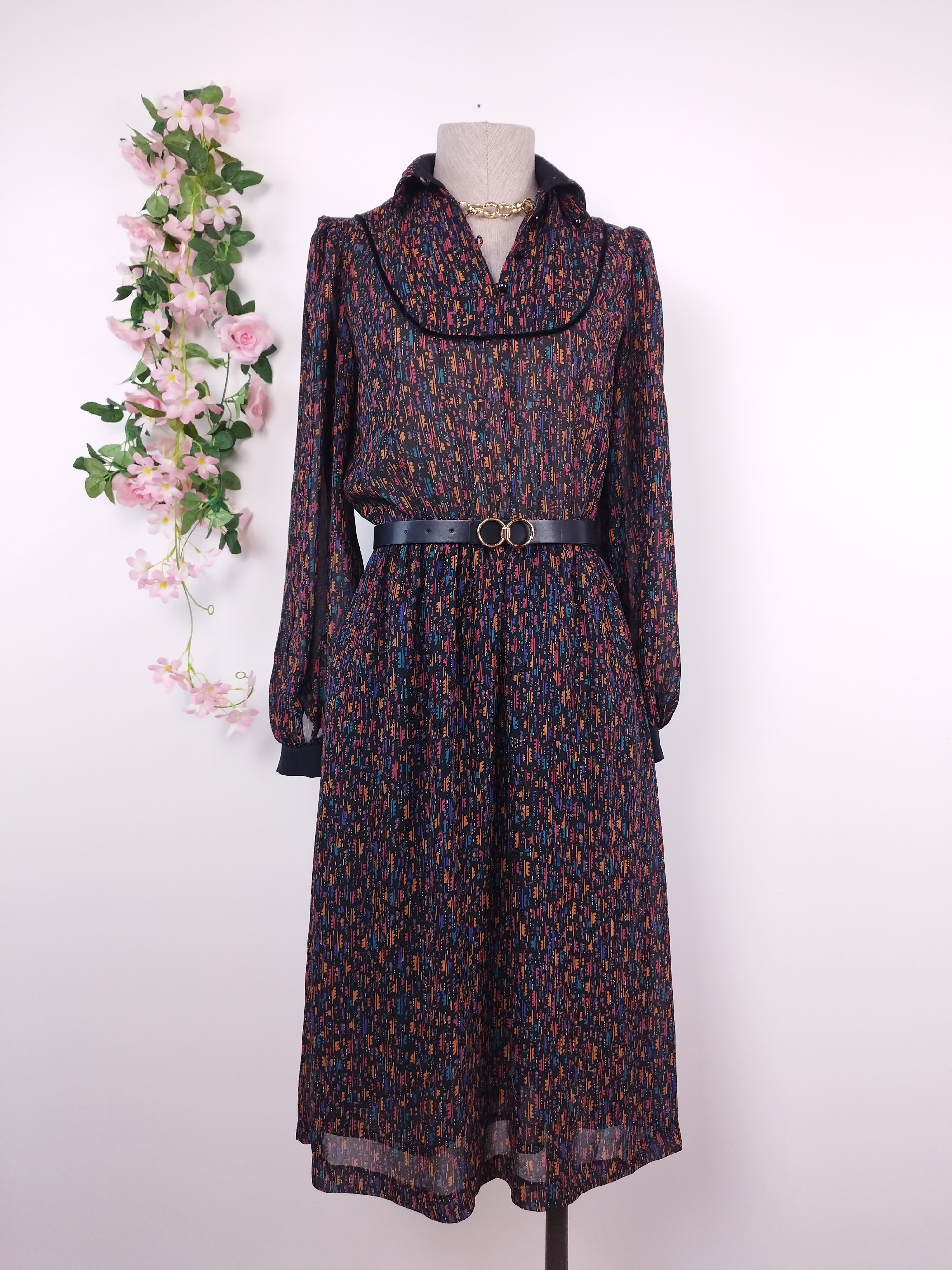 Vintage 80s Shirt Dress — Long Sleeves, Elastic Waist, Fluid Print & Excellent Condition