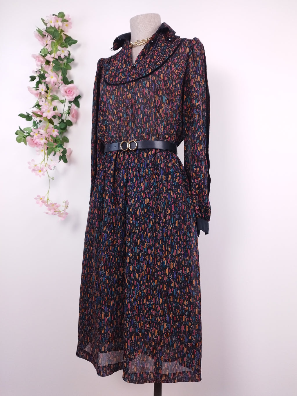 Vintage 80s Shirt Dress — Long Sleeves, Elastic Waist, Fluid Print & Excellent Condition