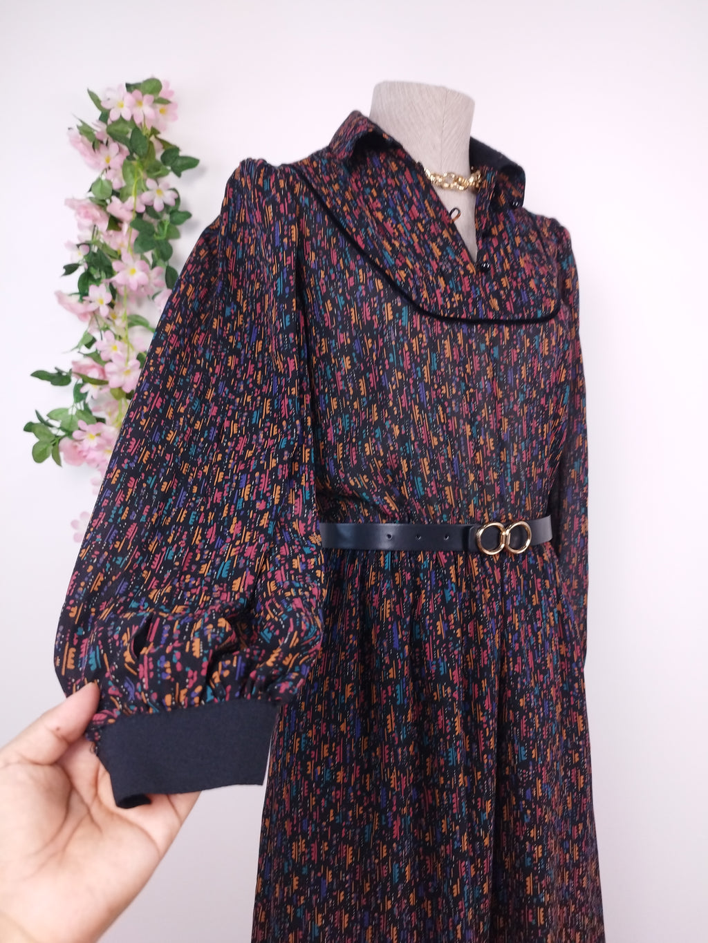 Vintage 80s Shirt Dress — Long Sleeves, Elastic Waist, Fluid Print & Excellent Condition