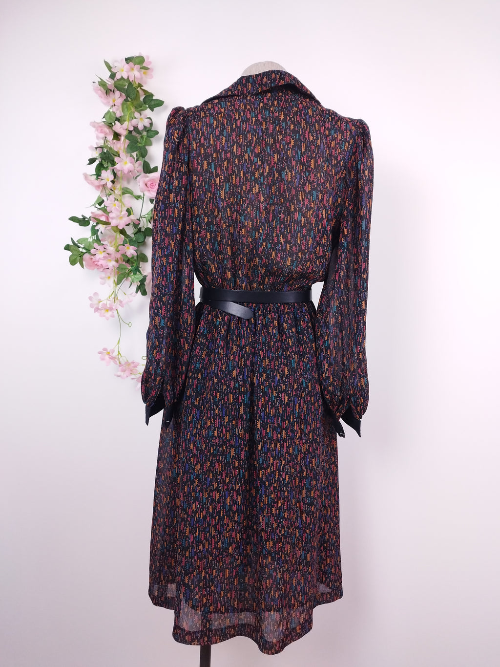 Vintage 80s Shirt Dress — Long Sleeves, Elastic Waist, Fluid Print & Excellent Condition