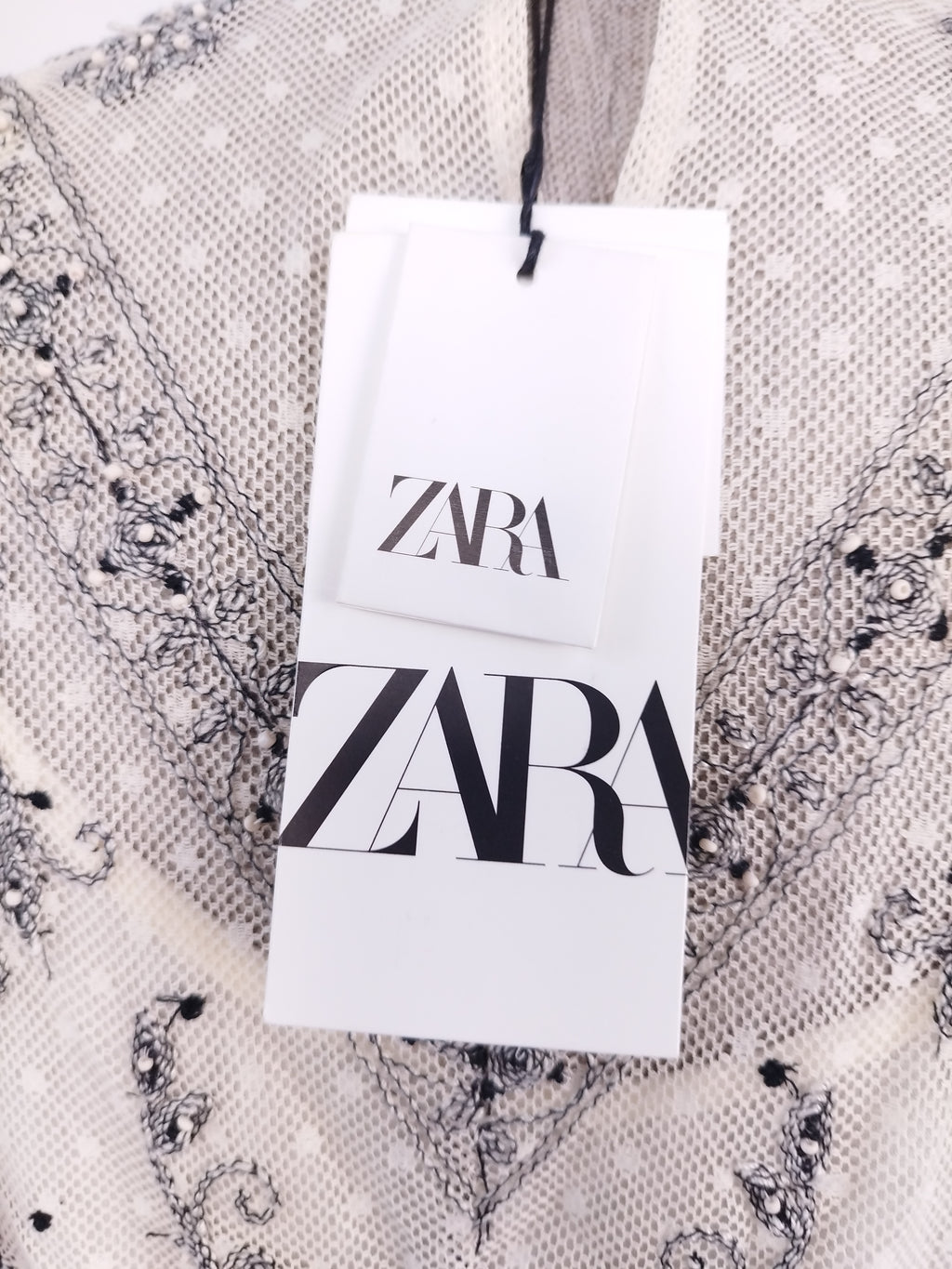 Vestido ZARA Romántico Encaje y Bordado
