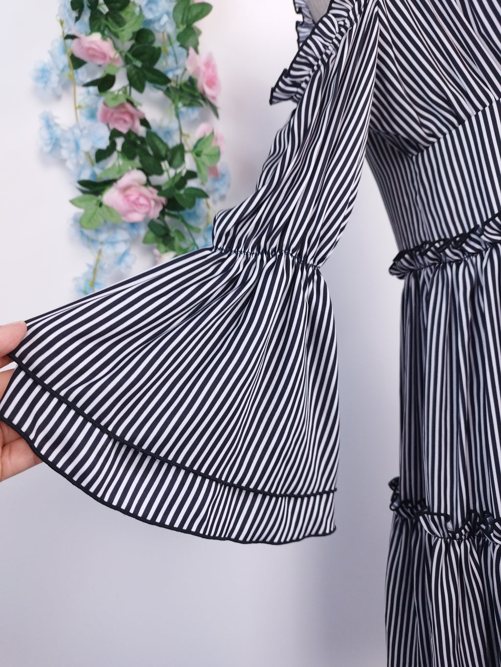 Vestido MAJE Rayas hombros descubiertos