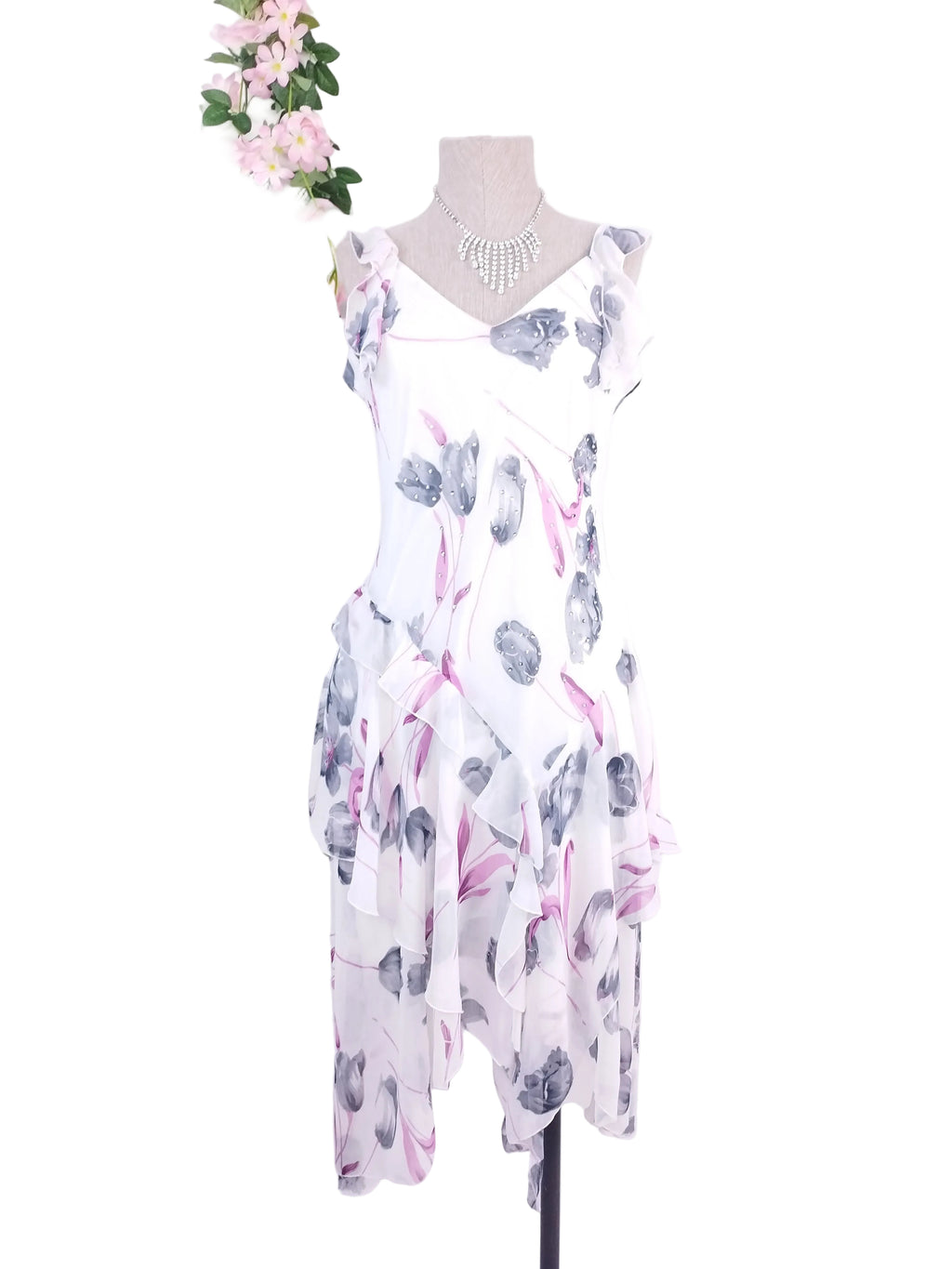 White floral Y2K chiffon dress — Vintage 2000s ruffled wedding guest